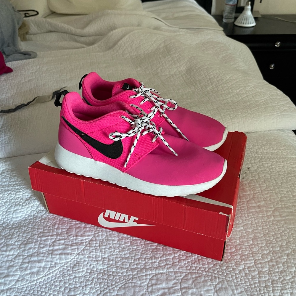 Nike Roshe Run Pink